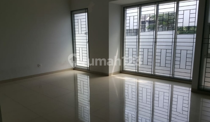 For Rent 2-Story Shop House in Holis Regency 2