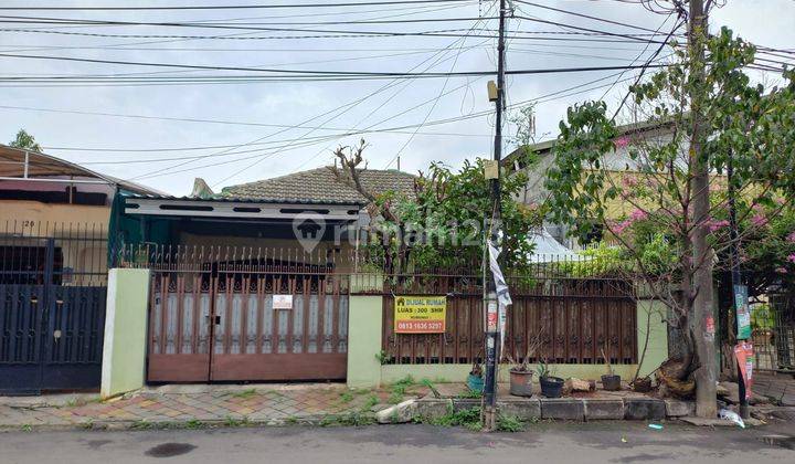 Dijual Rumah SHM 300m2 Bagus Pinggir Jalan Raya cocok untuk Usaha 1