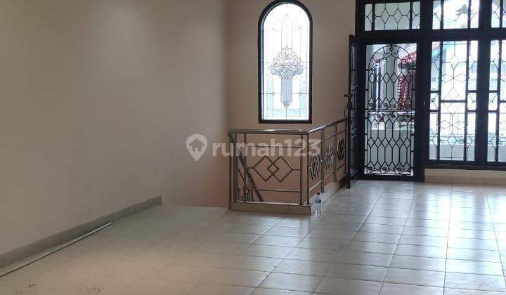 RUMAH DIJUAL CEPAT!!! SIAP HUNI 2 LANTAI HADAP UTARA SUDAH SHM 2