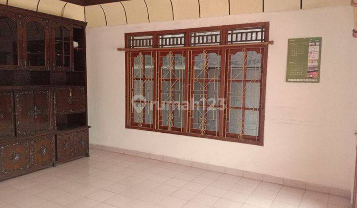 DIJUAL CEPAT RUMAH 1½ LANTAI DI PUSAT KULINER KOTA 2