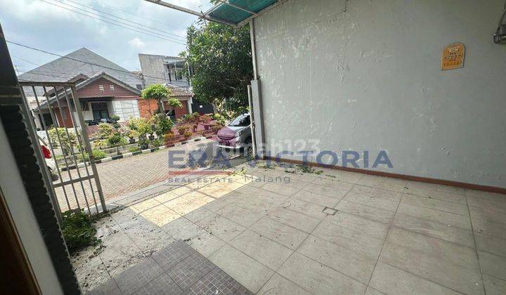 Rumah cantik kawasan Babatan Wiyung Surabaya  2