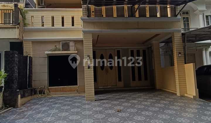 For Sale Fast, Move-In Ready House 5 Minutes from Nagrak Toll Gate in Kota Wisata.