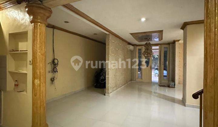 For Sale Fast, Move-In Ready House 5 Minutes from Nagrak Toll Gate in Kota Wisata. 2