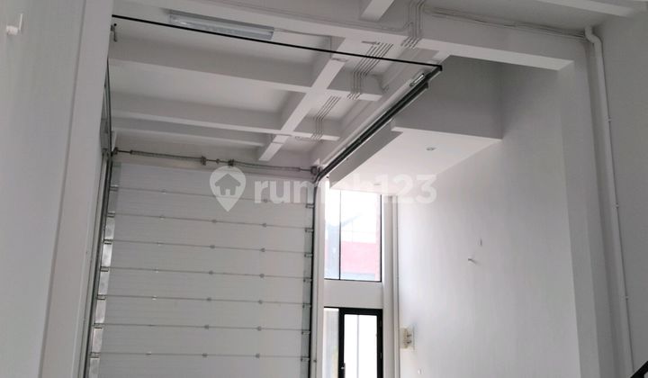 Gudang Baru 120m² Siap Pakai Di Bizzpark Pik2 Gudang Baru 120m² Siap Pakai Di Bizzpark Pik2