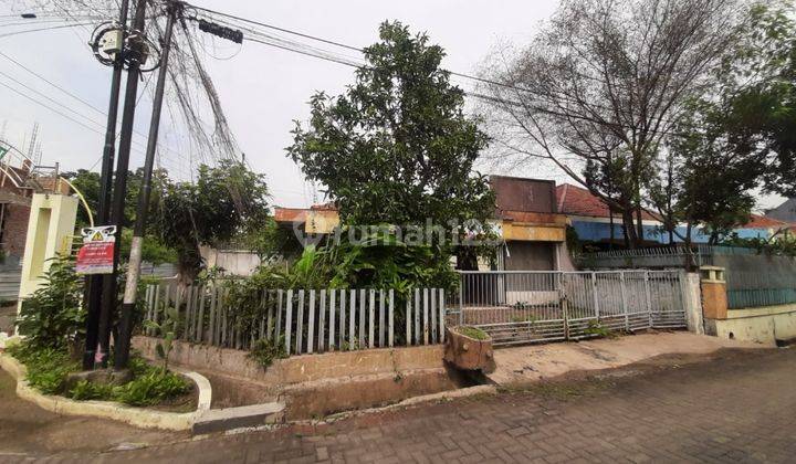 Rumah lama hitung tanah di puspowarno 1
