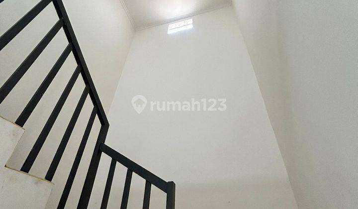 Rumah 2 Lantai Bagus Unfurnished SHM di Turangga, Bandung 2