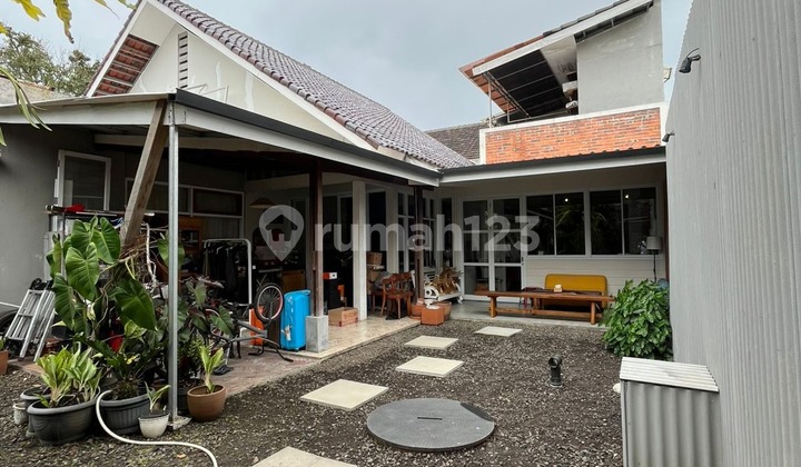 For Sale House in Golf Area Arcamanik Bandung