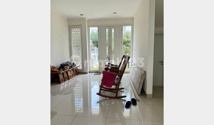 Rumah 2 Lantai Hoek Summarecon Amanda Bandung 2