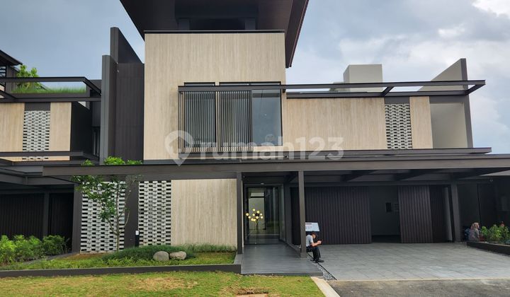 Luxury House Xandari In Front of Famous Mall in Bandung City 1