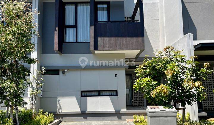 Rumah 2 Lantai Bagus Semi Furnished SHM di Cluster Flora, Bandung 1