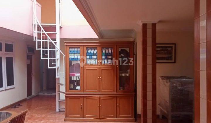 Rumah 2 Lantai Bagus Furnished SHM di Soekarno Hatta, Bandung 2