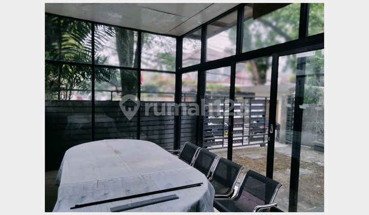 Disewakan Rumah Tinggal dan Kantor Lokasi strategis di tengah Kota Bandung, kawasan Sayap Burangrang