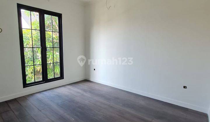 Rumah 2 Lantai Bagus Unfurnished SHM di Bkr, Bandung 2