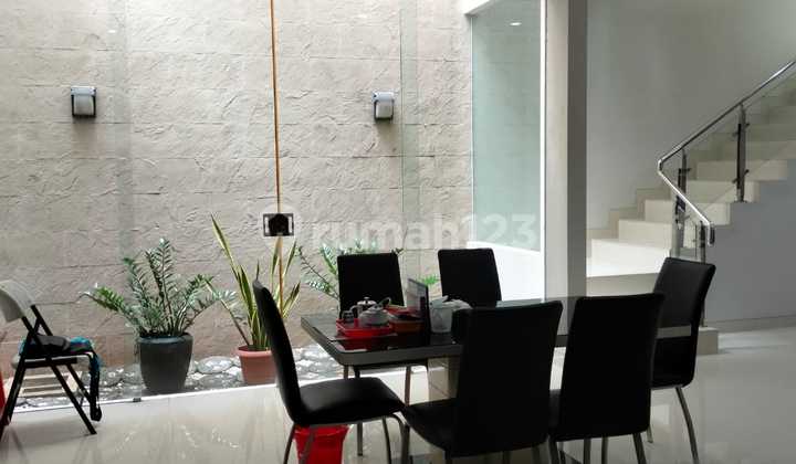 Rumah Garden House Pik 10x25 Bangunan Kontraktor