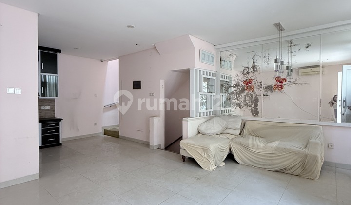 Rumah Long Beach Pik Double Decker 6x15 Rumah Long Beach Pik Double Decker 6x15