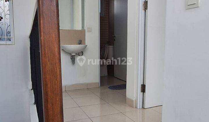 Turun Harga. Di Jual Cepat Rumah 2 Lantai Siap Huni di Kota Wisata Cibubur Bisa Kpr 2