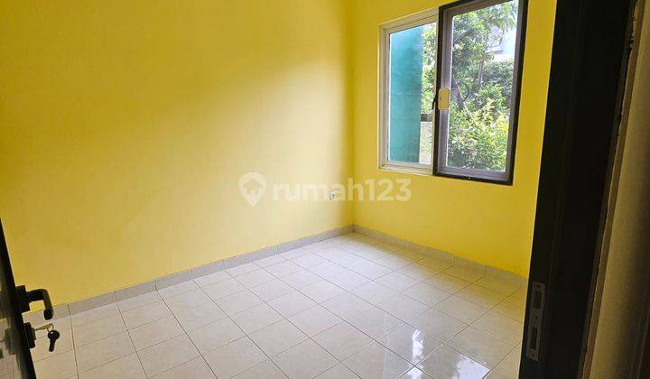 Disewakan Rumah Kota Wisata 2 lantai Siap huni  2