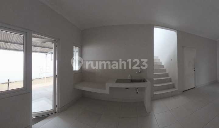 Disewakan Rumah Kota wisata Cibubur Rapih Siap Huni  2