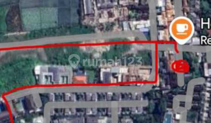 Land with Building for Sale, 500 Meters to Batubelig Beach 2
