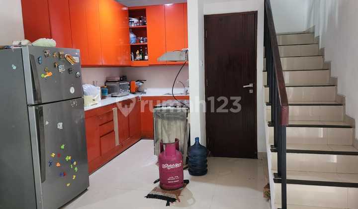 2-Story House for Sale on Jl. Tukad Badung - Building Area 258 M², 2-Car Garage 2