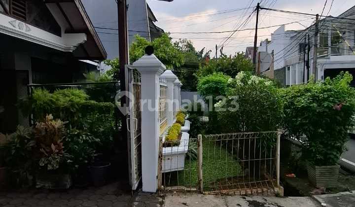 Duren Sawit, 3+1 BR - Hunian Luas 322M² 2