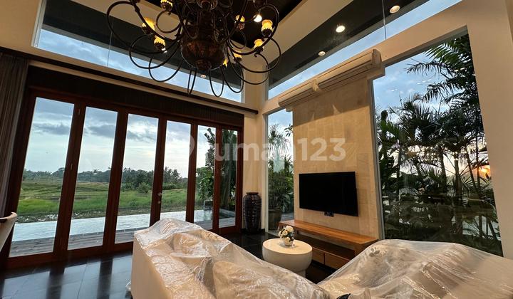 For Rent Villa Padi Harvest Palace Tanah Lot Beautiful Views of Mountains, Rice Fields and Sea with Traditional and Modern Concept