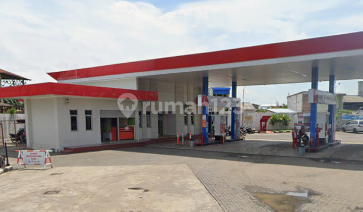 Affordable Business Space at Gas Station on Jl. Usman Janatin, Semarang City 4450102