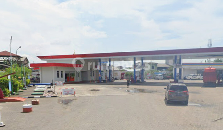 Affordable Business Space at Gas Station on Jl. Usman Janatin, Semarang City 4450102