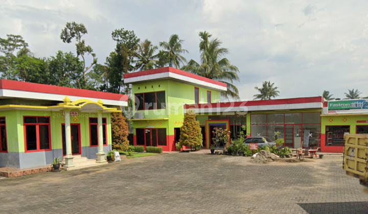 Affordable Business Space at the Gas Station on Jl.Raya Talangagung, Kepanjen Subdistrict, Malang Regency 5465146.