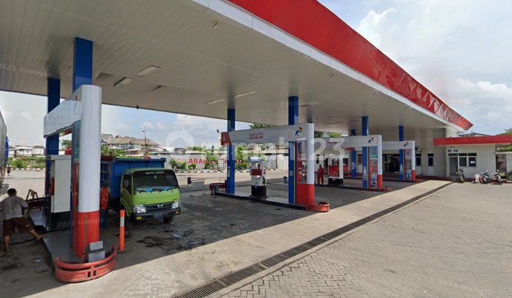 Affordable Business Space at Gas Station on Jl. Usman Janatin, Semarang City 4450102 1