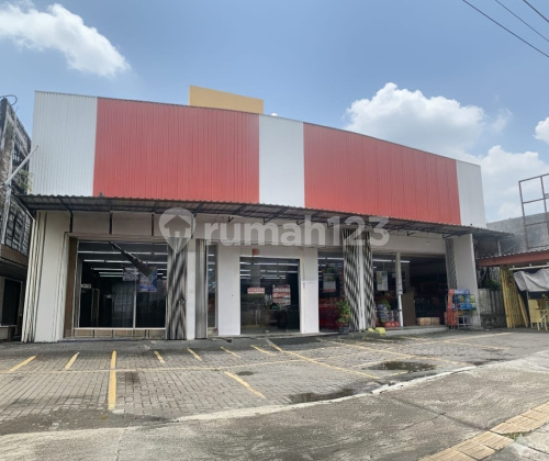 Ruko Tiga Lantai Tengah Kota di Semarang Selatan A5293