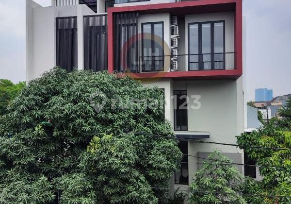 Dijual Rumah Mewah Modern di Kawasan Elite Pulomas, Jakarta Timur 