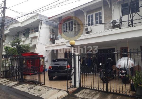House for Sale in Janur Elok, Kelapa Gading, North Jakarta - Strategic Location