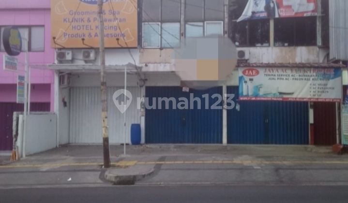 Ready to Occupy Shop House in a Busy Location Ready to Occupy Shop House in a Busy Location