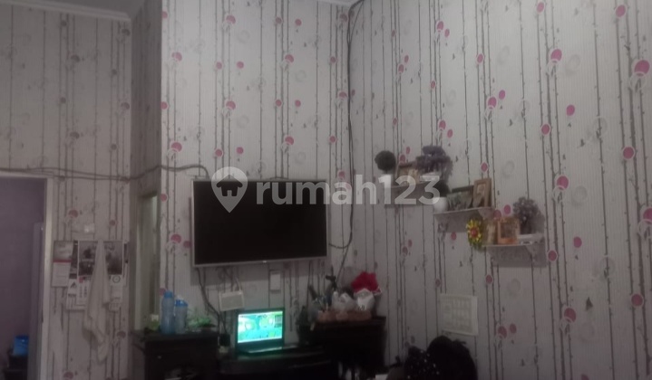 Ready-to-Occupy House, Strategic Location Ready-to-Occupy House, Strategic Location