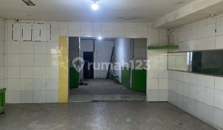 Strategic Shop House by the Roadside, Ready to Occupy