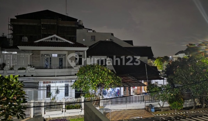 Rumah Luas & Bersih Lingkungan Tenang