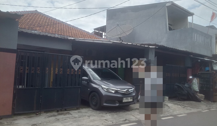 Rumah Luas & Lokasi Strategis Rumah Luas & Lokasi Strategis