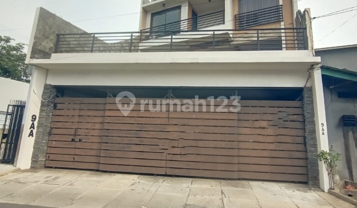 Rumah Luas & Bersih Lokasi Strategis Rumah Luas & Bersih Lokasi Strategis