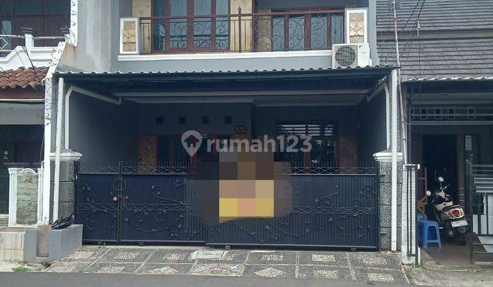 Rumah Dua Lantai Lokasi Strategis 1