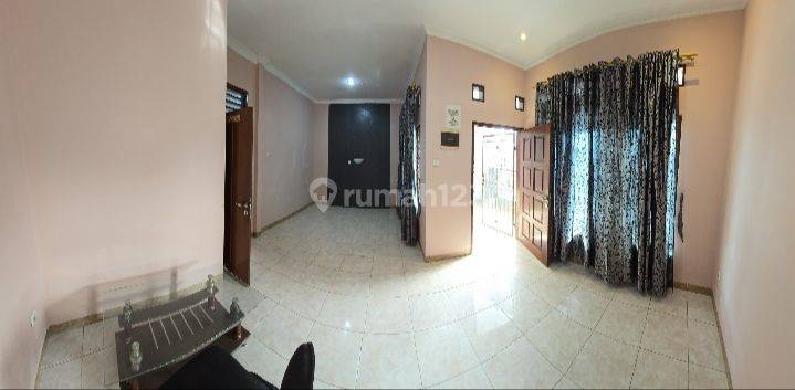 Rumah Dua Lantai Lokasi Strategis 2