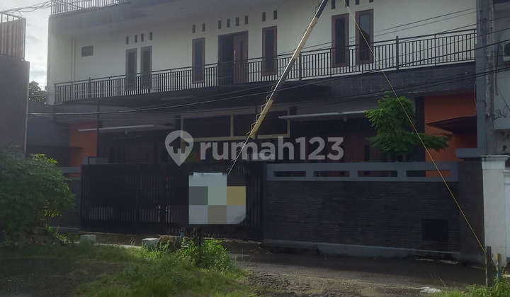 Rumah 3 Lantai Siap Huni Lokasi Aman & Tenang 2