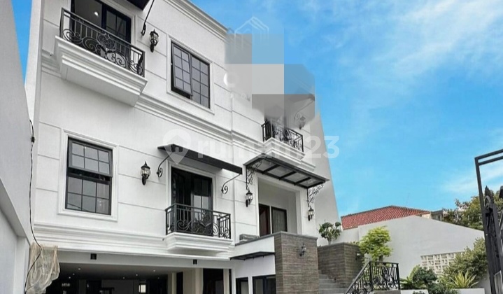 Rumah Luas & Bersih Lokasi Strategis