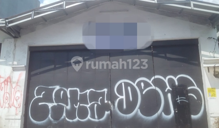 Multi-Purpose Empty Warehouse By The Busy Roadside Multi-Purpose Empty Warehouse By The Busy Roadside