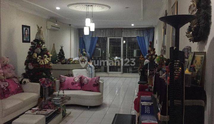 Ruko strategis di Taman palem semi furnished  1