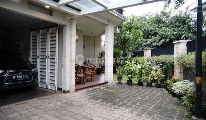 Rumah Bagus 2 Lantai Full Furnish di Tanah Kusir Jakarta  2