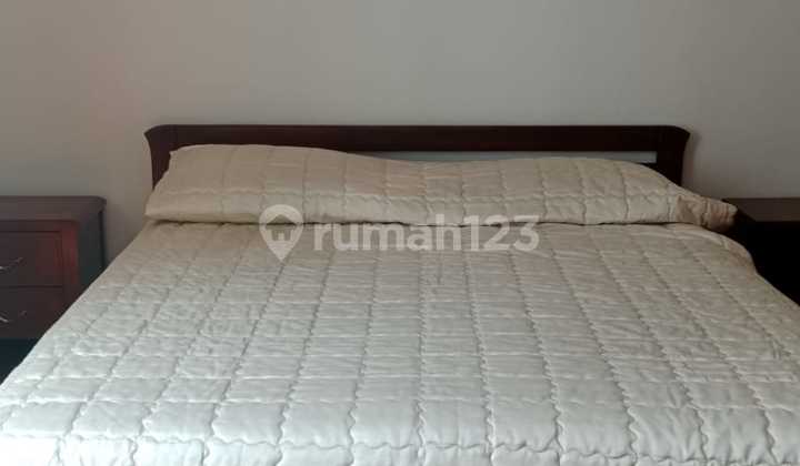 FOR SALE Park Royale 2BR Apartment with City View FOR SALE Park Royale 2BR Apartment with City View