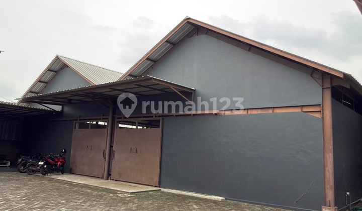 Dijual Gudang dan Kantor Mewah di Ciracas