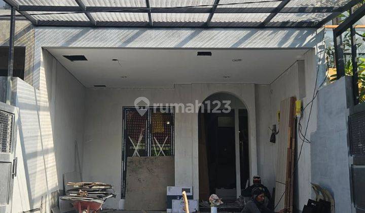 EMA203 Rumah 2 Lantai Baru Unfurnished SHM di Manyar, Surabaya 1