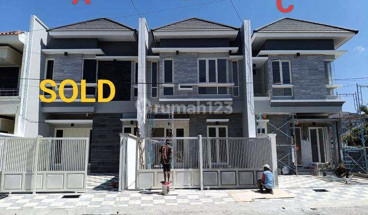 AD25  RUMAH BARU GRESSS 2 LT DI JEMURSARI GAYA MODERN MINIMALIS, ROW LEBAR POLL 2